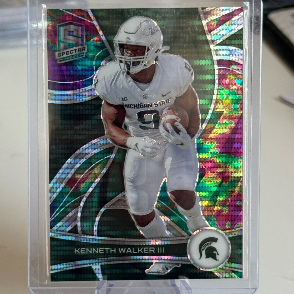 2023 Panini Chronicles Kenneth Walker /99 Green Spectra Draft Picks. Seattle